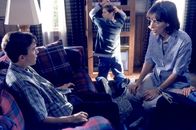 Malcolm mittendrin – L-r: Malcolm (Frankie Muniz), Reese (Justin Berfield), Lois (Jane Kaczmarek)
