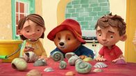Paddingtons Abenteuer – L-R: Judy Brown, Paddington, Jonathan Brown