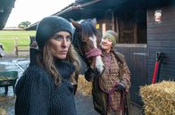 Without Sin – Stella Tomlinson (Vicky McClure, l.); Jessie Cole (Dorothy Atkinson, r.)