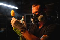 The Informer – Vor seiner erneuten Inhaftierung trifft Pete Koslow (Joel Kinnaman) wichtige Sicherheitsvorkehrungen.