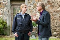 Der Bulle und das Landei – Leichen klauen! - die dann auch noch verschwinden! Killmer (Uwe Ochsenknecht) kann nicht glauben, was Kati (Diana Amft) sich geleistet hat.