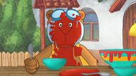 Der kleine Rabe Socke – Eddi ist voll mit Tomatensoße.