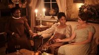 Sanditon – v.li.: Agnes Harmon (Sharlene Whyte), Georgiana Lambe (Crystal Clarke), Charlotte Heywood (Rose Williams)