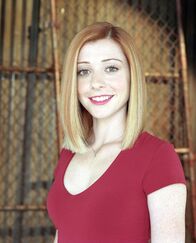 Buffy - Im Bann der Dämonen – (7. Staffel) - Nach und nach entdeckt Willow (Alyson Hannigan) die Magie für sich und wächst als Hexe. In einer Hexenübungsgruppe lernt sie Tara kennen und verliebt sich in sie …