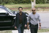 Criminal Minds – Ein neuer Fall beschäftigt das BAU-Team: Rossi (Joe Mantegna, l.) und Morgan (Shemar Moore, r.) machen sich auf die Suche nach einem Serientäter ...