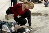 The Closer – Die junge Mexikanerin Maria Alvarez (Darstellername nicht zu ermitteln), wurde ermordet. Einen entscheidenen Hinweis auf den Täter erhält Brenda (Kyra Sedgwick) von einem Bekannten der Toten.