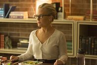 Lucifer – Linda (Rachael Harris) gibt Maze einen Ratschlag, der ihr helfen soll, besser mit ihren Mitmenschen zurecht zu kommen. Unterdessen stattet Amenadiel seinem Bruder einen unerwarteten Besuch ab ...