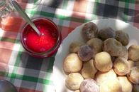 Zu Tisch ... – Runzelkartoffeln mit Salzkruste, die sogenannten Papas arrugadas, mit Mojo rojo