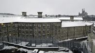 Das Gefängnis HMP Durham – Die englische Strafvollzugsanstalt Durham ist ein Untersuchungsgefängnis. Häftlinge kommen aus dem Polizeigewahrsam oder dem Gerichtssaal direkt hierher.
