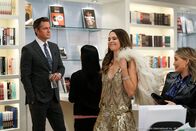 Younger – (v.l.n.r.) Charles Brooks (Peter Hermann); Liza Miller (Sutton Foster); Kelsey Peters (Hilary Duff)
