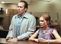 Matchstick Men - Tricks – Matchstick Men – Tricks Vater-Tochter-Treffen unter sehr speziellen Umständen: Nicolas Cage als Roy Waller, Alison Lohman als Angela Copyright: SRF/2003 Warner Bros. Entertainment Inc.
