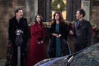 Will & Grace – Erleben, wie Weihnachten in den angeblich guten, alten Zeiten war: (v.l.n.r.) Jack (Sean Hayes), Karen (Megan Mullally), Grace (Debra Messing) und Will (Eric McCormack) ...