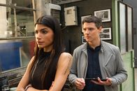 SOKO Stuttgart – Rico Sander (Benjamin Strecker) weiß, dass Leyla Atalay (Shadi Hedayati) ihm etwas verschweigt. Doch noch kann er der Mietwagenfirma-Managerin nichts nachweisen.