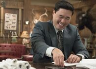 Fresh off the Boat – Während sich Louis (Randall Park) um neue Freunde bemüht, ist Eddie sauer, als Nicole ihre Meinung von ihrem neuen Schwarm beeinflussen lässt.