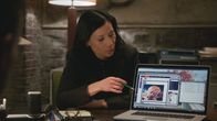 Elementary – Bei der Arbeit behält Watson (Lucy Liu) wie immer einen klaren Kopf und schafft es so gemeinsam mit ihren Kollegen dem Mörder auf die Schliche zu kommen ...