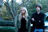 The Gifted – Lauren (Natalie Alyn Lind, l.); Andy (Percy Hynes White, r.)
