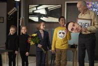 Single Parents – (v.l.n.r.) Amy Fogerty (Ella Allan); Emma Fogerty (Mia Allan); Sophie Cooper (Marlow Barkley); Rory Banks (Devin Trey Campbell); Tony (Patrick Birkett)