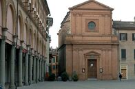 Stadt Land Kunst – Das Zentrum der italienischen Stadt Imola mit seinen gepflasterten Straßen hat sich seit dem 16. Jahrhundert kaum verändert.