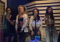 Star – v.l.), Alexandra (Ryan Destiny, r.) und Simone (Brittany O'Grady, l.) ...