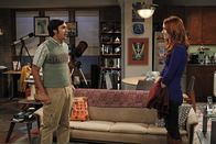 The Big Bang Theory – Haben Raj (Kunal Nayyar, l.) und Emily (Laura Spencer, r.) eine gemeinsame Zukunft vor sich?