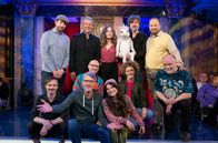 Mitternachtsspitzen – WDR Fernsehen MITTERNACHTSSPITZEN, "Aus dem Wartesaal Uhr. v.v.l. Till Menzer, Christoph Sieber, Ralf Senkel, Joyce Ilg, Karen Dahmen, Martin Maier-Bode h.v.l. Tobias Hebbelmann, Jess Jochimsen, Sarah Bosetti, Michael Hatzius und das Einhorn, Philip Simon