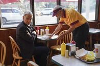 Navy CIS – Leroy Jethro Gibbs (Mark Harmon, l.); T.C. Fornell (Joe Spano, r.)
