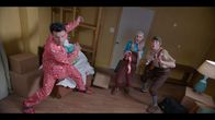 Santa in Training – (v.l.n.r.) Eddie (Antonio Sabato Jr.); Dippy (Kate Katzman); Bruno (Julio Iglesias Jr.)