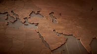 Unser Universum – Das alte Mesopotamien umfasst eine Region, die im heutigen Irak, in Syrien und in Teilen der Türkei liegt. Es ist die Region rings um die Flüsse Tigris und Euphrat. Und daher kommt auch der Name. Mesopotamien - altgriechisch für „Zweistromland“.