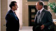 Inspector Foyle – Austin Carmichael (Anton Lesser) und Inspector Foyle (Michael Kitchen).