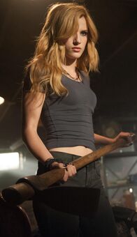 Amityville: The Awakening – Belle (Bella Thorne)