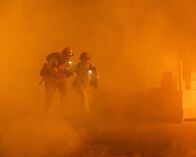 Station 19 – "Station 19", "Folge 27." Um ihren Kollegen in Los Angeles bei den Waldbränden zu helfen, macht sich die Mannschaft von Station 19 auf den Weg. Für alle ist es eine völlig neue Situation. Nach einer kurzen Einschulung vor Ort werden sie schon in den Einsatz geschickt. Sie sollen in einer Siedlung helfen, die Bewohner zu evakuieren. Aber schon bald kommt das Feuer gefährlich nahe!