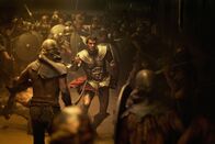 Krieg der Götter – Auf ihm ruht die Hoffnung der Menschheit: Nur Theseus (Henry Cavill, M.), der im Auftrag der Götter gegen den blutdürstigen König Hyperion kämpft, kann das Schicksal noch wenden. Doch ist er wirklich stärker als die brutale Armee Hyperions?; Auf ihm ruht die Hoffnung der Menschheit: Nur Theseus (Henry Cavill, M.), der im Auftrag der Götter gegen den blutdürstigen König Hyperion kämpft, kann das Schicksal noch wenden. Doch ist er wirklich stärker als die brutale Armee Hyperions?