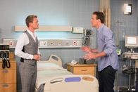 How I Met Your Mother – Da Marshall (Jason Segel, r.) in großen Schwierigkeiten steckt, bittet er seine Freunde Ted, Barney (Neil Patrick Harris, l.) und Robin um Hilfe. Doch werden sie ihm helfen können?; Da Marshall (Jason Segel, r.) in großen Schwierigkeiten steckt, bittet er seine Freunde Ted, Barney (Neil Patrick Harris, l.) und Robin um Hilfe. Doch werden sie ihm helfen können?