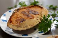 Zu Tisch ... – Traditionelles Gericht des Baskenlandes: überbackene Teufelskrabbe