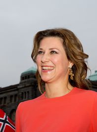 Royale Erben – Prinzessin Märtha Louise von Norwegen nimmt 2015 an einer Konferenz zum 100-jährigen Bestehen des Norwegischen Reiterbundes teil.