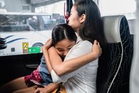 God Friended Me – (v.li.): Telci Huynh (Lauren), Jessica Lu (Joy).