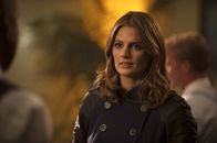 Castle – Als ein Billardprofi mit seinem eigenen Queue ins Jenseits befördert wird, steht Kate Beckett (Stana Katic) vor einem Rätsel: Es sieht ganz so aus, als hätte der Mörder übernatürliche Kräfte ...
