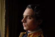 Die Deutschen – Ludwig II. (André Kaczmarczyk) galt als Träumer, mit einer Vorliebe für phantastische Bauprojekte.