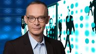 quer – Moderator Christoph Süß.
