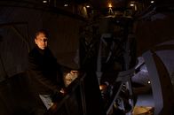 Unser Universum – San Diego, CA: Caltech astronomer Mike Brown at Palomar Observatory. It is owned and operated by the California Institute of Technology.