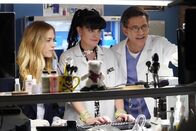 Navy CIS – L-R: Bishop (Emily Wickersham); Abby (Pauley Perrette); Palmer (Brian Dietzen)