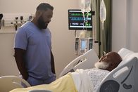 Atlanta Medical – AJ Austin (Malcolm-Jamal Warner, l.); Lamar Broome (David Alan Grier, r.)