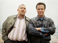Tatort – 15 Uhr im Ersten. Die beiden Kommissare Max Ballauf (Klaus J. Behrendt, re.) und Freddy Schenk (Dietmar Bär) ermitteln im Umfeld eines Braunkohletagebaureviers.