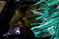 Final Destination 4 – Der Sensenmann hat's gerne ausgefallen: Janet (Haley Webb) droht in einer Autowaschanlage zu ertrinken ...