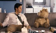 Ted – Wird John (Mark Wahlberg) seinen besten Freund Ted für die Liebe seines Lebens auf die Straße setzen? Sie stellt ihn vor ein Ultimatum, denn Ted hat mit seinen Drogen-, Alkohol- und Sexexzessen nicht gerade den besten Einfluss auf John ...