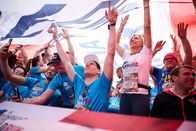 Wings for Life World Run – Anita Gerhardter (Vorne, 2.v.r.), Gerry Friedle (2.v.r.), Lukas Müller (m.), Thomas Morgenstern (Vorne, 3.v.l.), Nico Langmann (Vorne, 2.v.l.) und Wolfgang Illek (r. ), gesehen während des Wings For Life World Run Flagship Run in Wien, Österreich am 7. Mai 2023