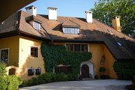 Heimatleuchten – Lindenhof außen, aufgenommen