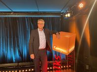 Campus Talks – Prof. Dr. Franz Pfeiffer (Chair Biomedical Physics, Fakultät Physik und Medizin, Direktor der Munich School of BioEngineering) von der TU München zeigt in seinem Vortrag "Röntgen 2.0 - Wie der Wellencharakter von Röntgenlicht die Medizinische Bildgebung verbessern wird" die Grundprinzipien neuer Röntgen-Verfahren auf und fasst exemplarisch die bereits erreichten vorklinischen Forschungsergebnisse zusammen.