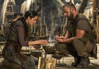 Noah – Jennifer Connelly (Naameh), Russell Crowe (Noah).
