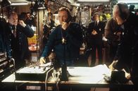 Verhandlungssache – Kann Sabian (Kevin Spacey, m.) es mit dem gewieften Danny aufnehmen? Chief Travis (John Spencer, l.) und Beck (David Morse, r.) sind skeptisch.